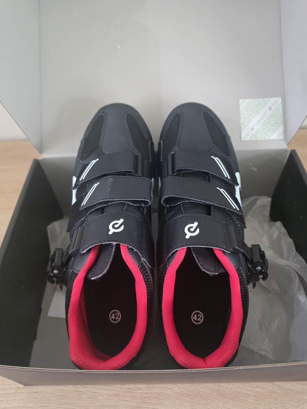 Peloton Kids Black and Red Cycling Shoes - Picture 4 of 4
